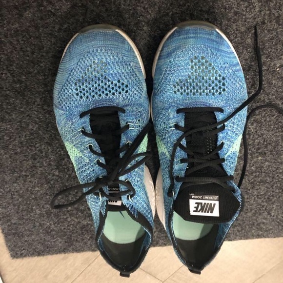 Nike Running Shoes - Picture 2 of 3